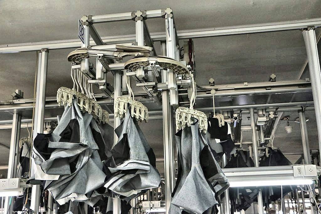 CleverMax hanger system on the production floor