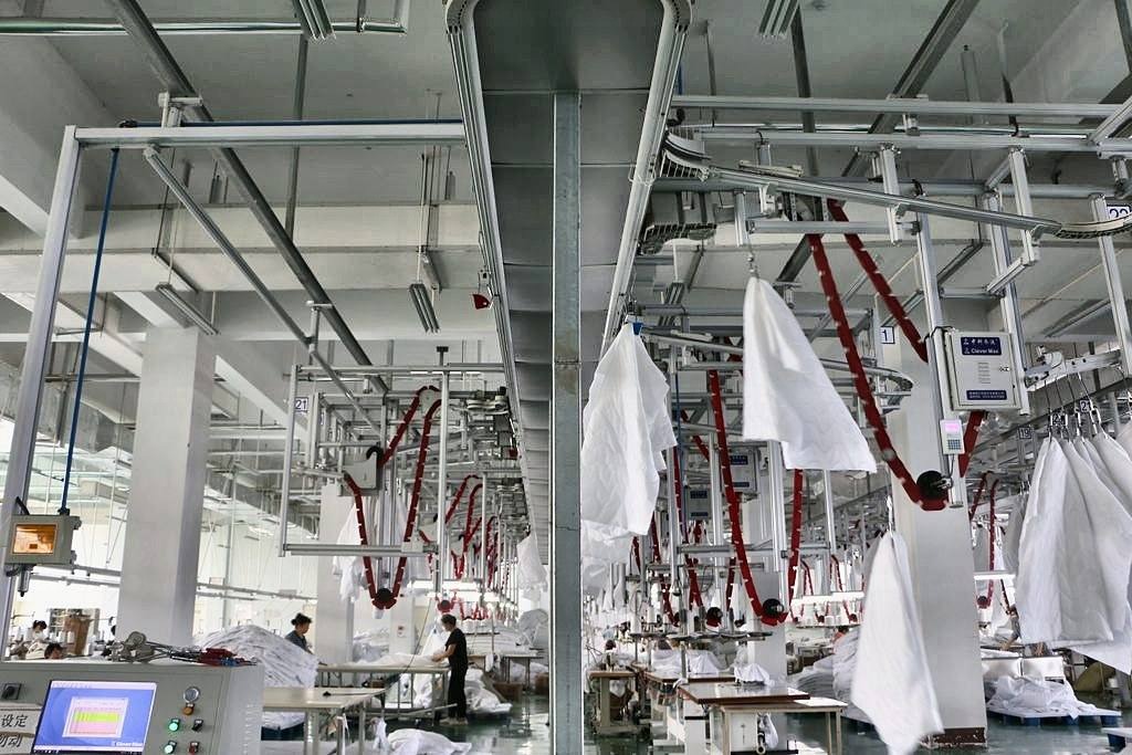 CleverMax Intelligent Warehousing System — CleverMax hanger system on site