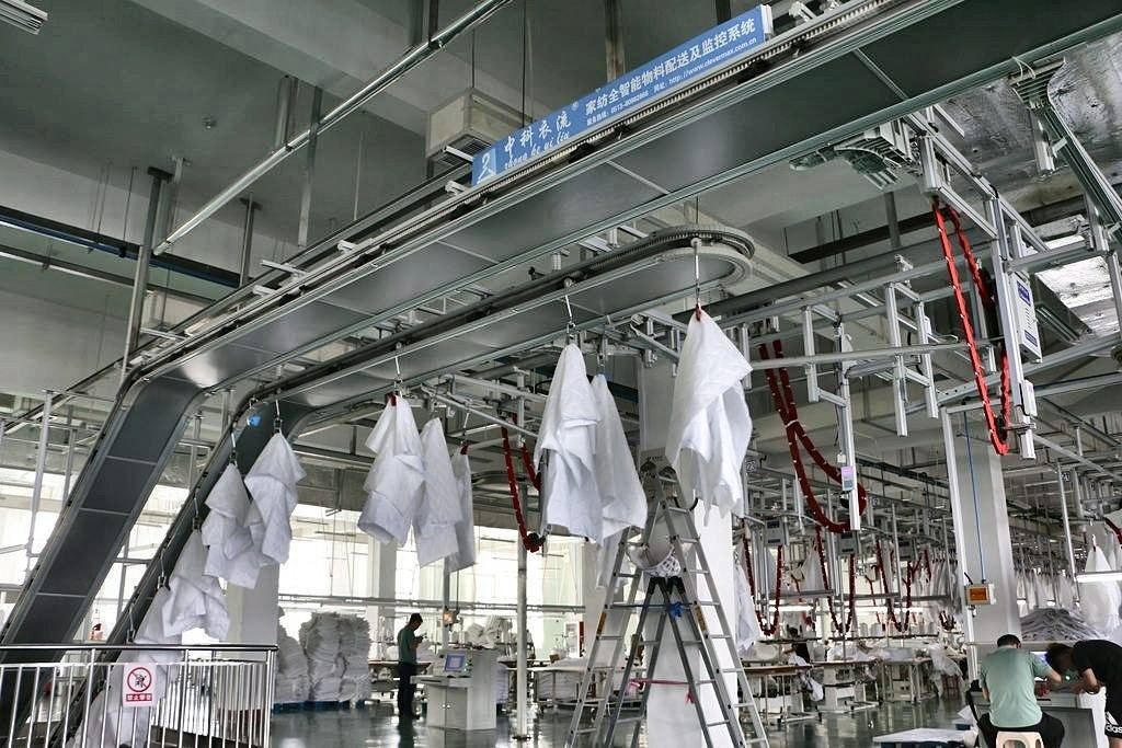 CleverMax Intelligent Warehousing System — CleverMax hanger system on site