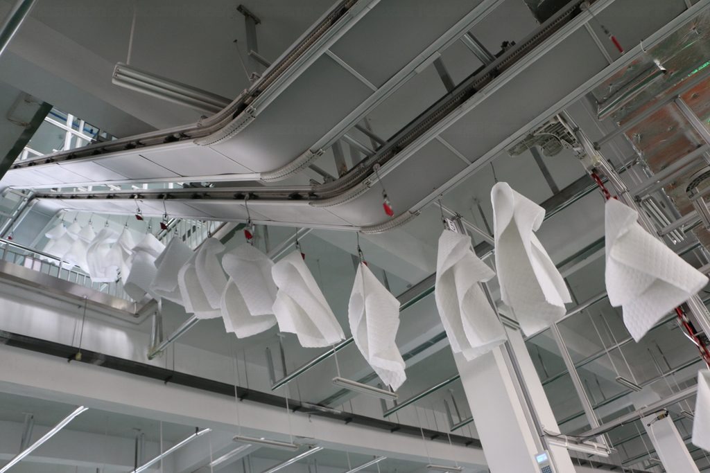 CleverMax Intelligent Warehousing System — CleverMax hanger system on site