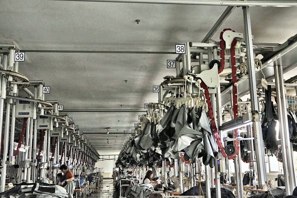 Hanger System for Denim & Casualwear — CleverMax hanger system on the production floor