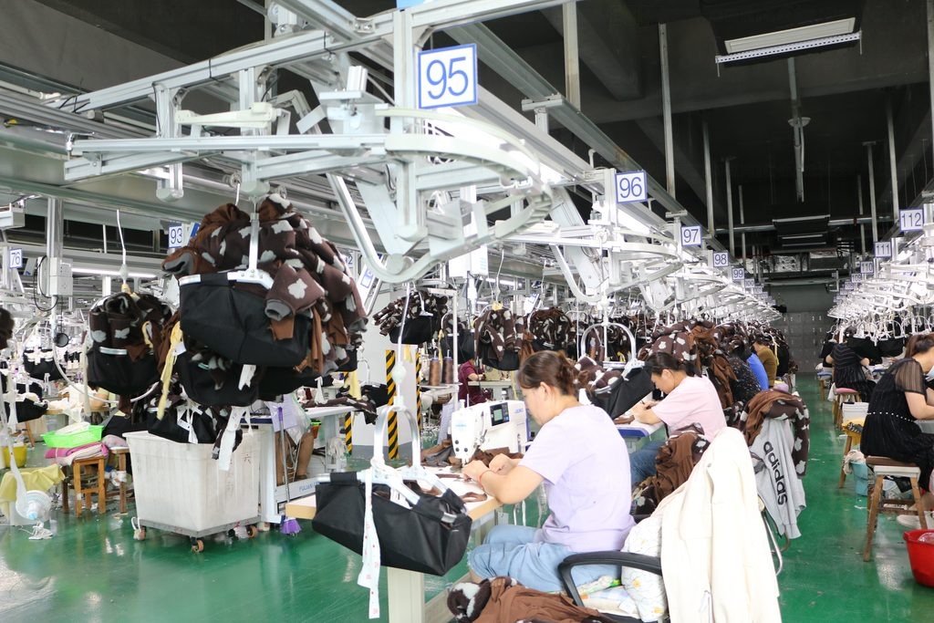 Hanger System for Children's Clothing — CleverMax hanger system in production