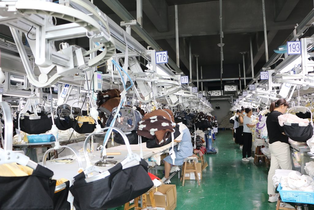 Hanger System for Children's Clothing — CleverMax hanger system in production